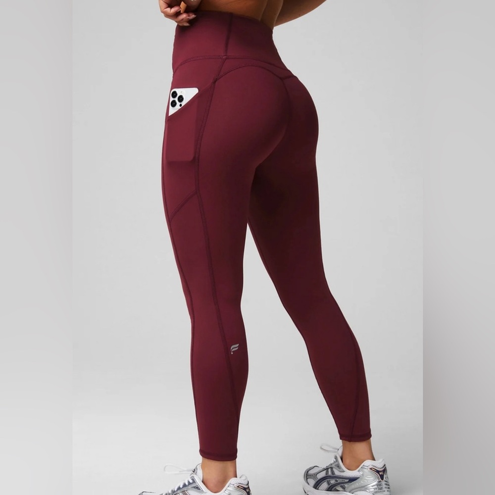 Fabletics Oasis with Pockets S Leggings In Merlot
